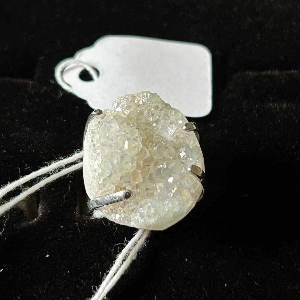 GEODE RING, GENUINE WHITE AGATE, REAL GEM CHUNK REALLY SPARKLES, WITH SILVER-TON